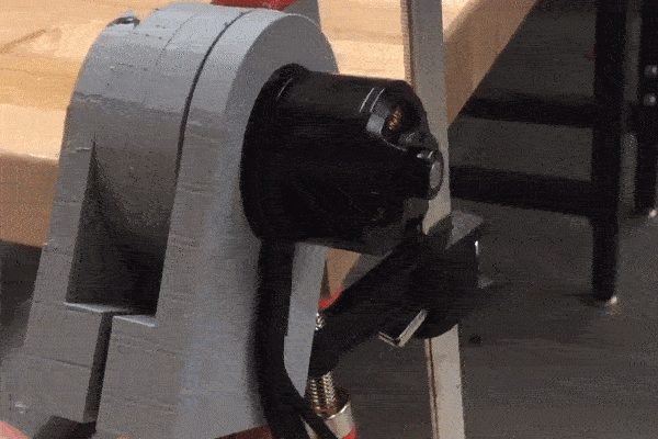 Clamped to table with rapid, sudden changes in direction.